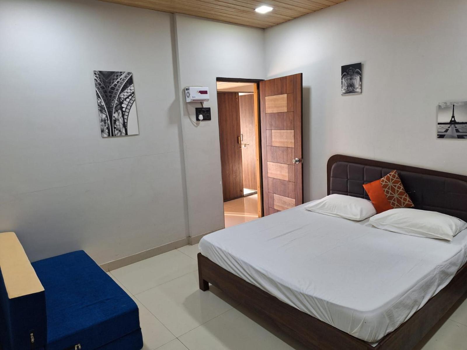 Coastal Bay Inn Алибаг Экстерьер фото