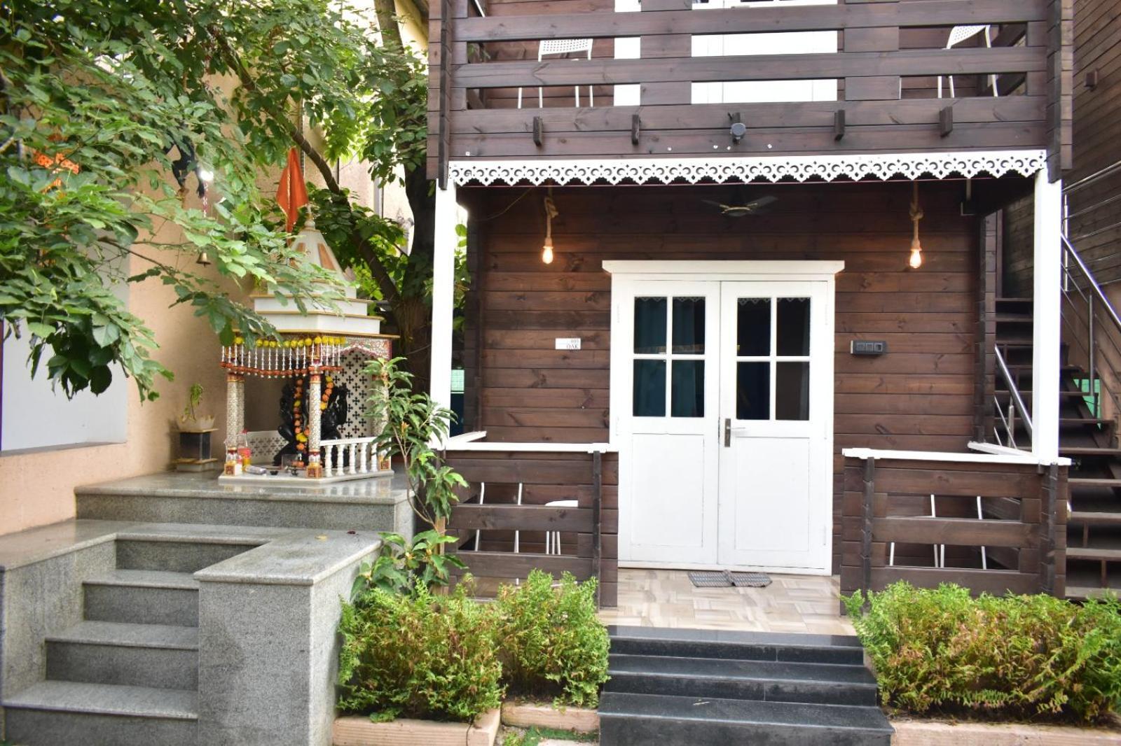 Coastal Bay Inn Алибаг Экстерьер фото