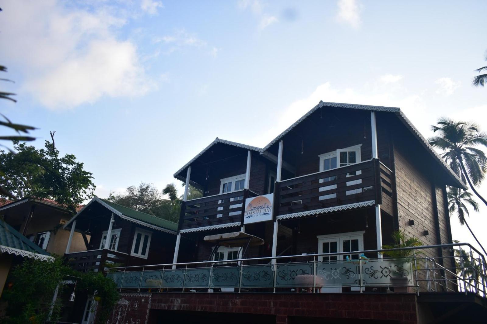 Coastal Bay Inn Алибаг Экстерьер фото