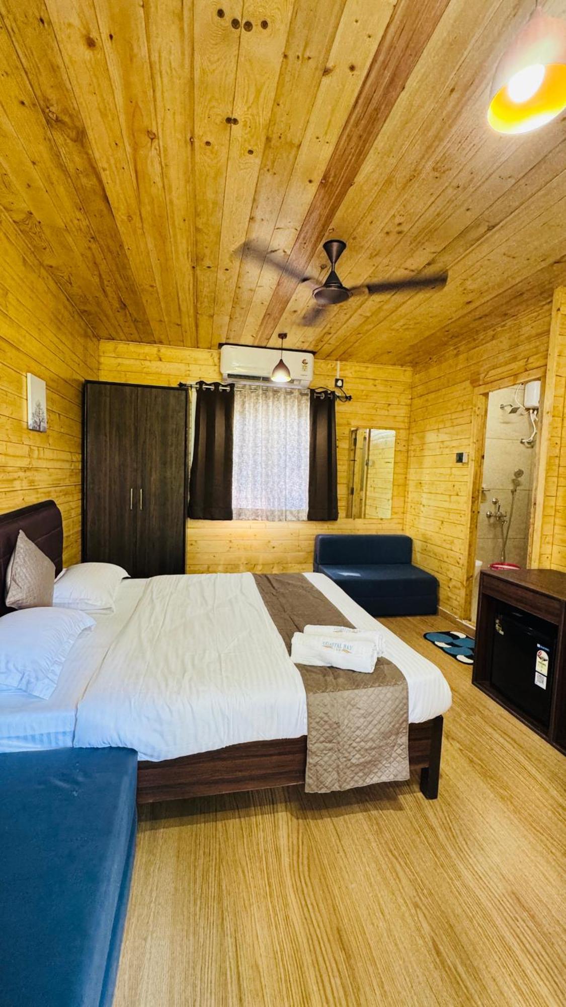 Coastal Bay Inn Алибаг Экстерьер фото